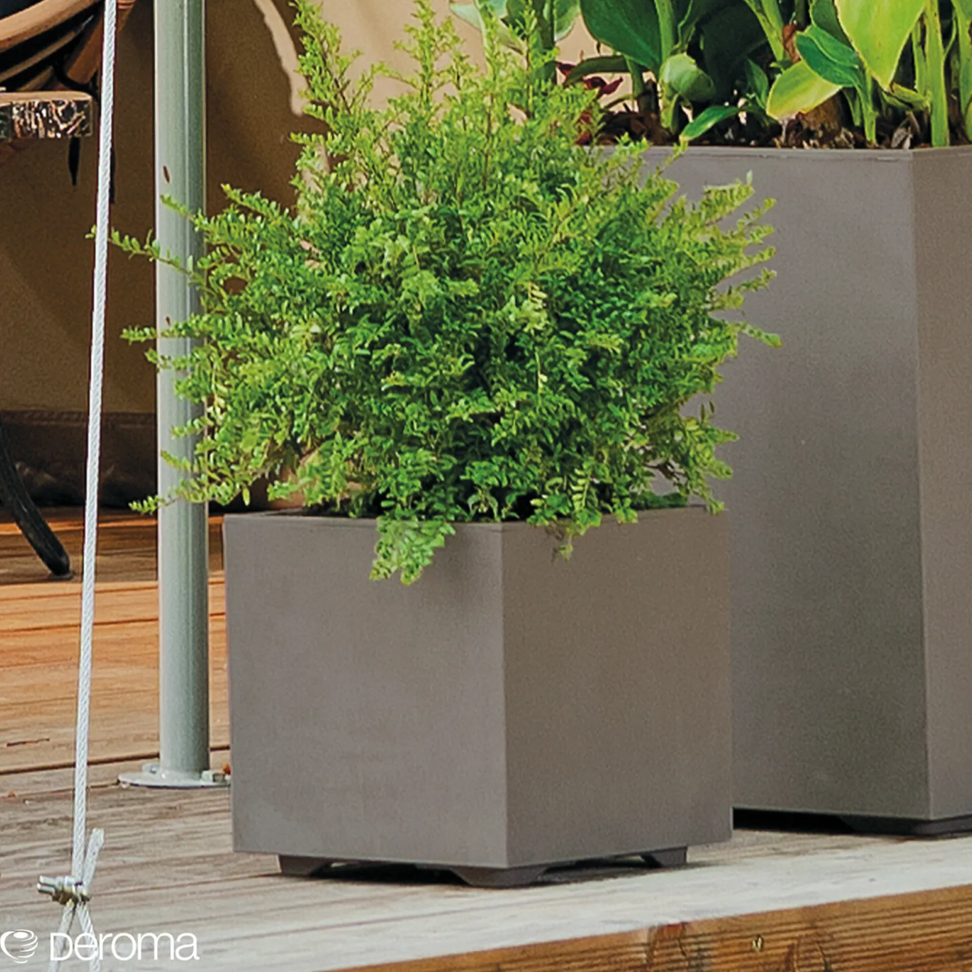 Deroma Havekrukker > MILLENIUM 208-622 PLANTEKASSE PLASTIK SANDSTEN 39X39X39 CM