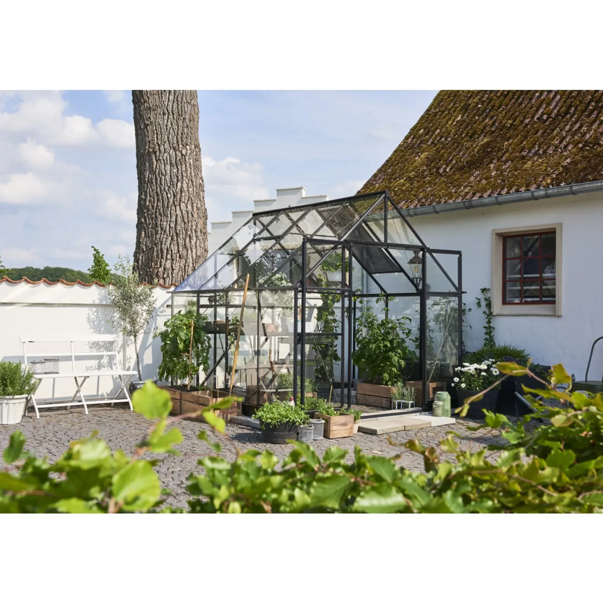 Halls Drivhuse > QUBE+ 88 DRIVHUS 3 MM HÆRDET GLAS HELE BANER SORT 6,6 M2
