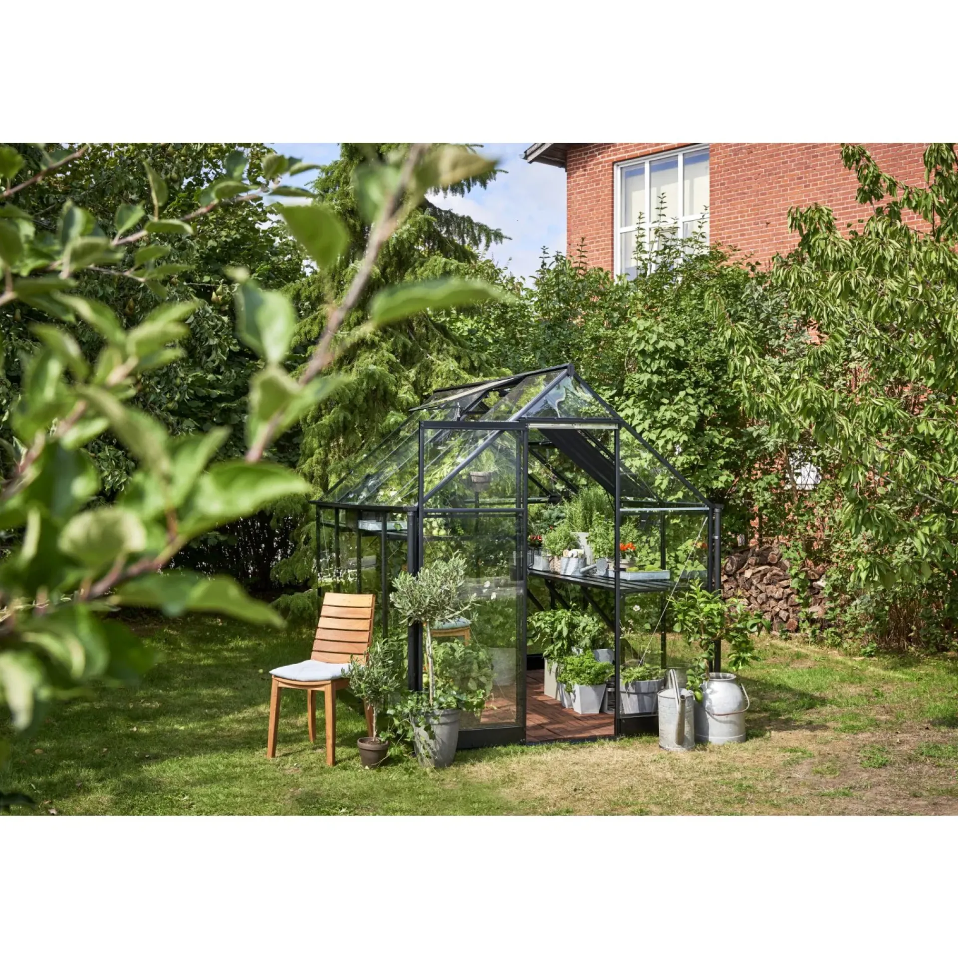 Halls Drivhuse > QUBE 68 DRIVHUS 3 MM HÆRDET GLAS HELE BANER SORT 5 M²