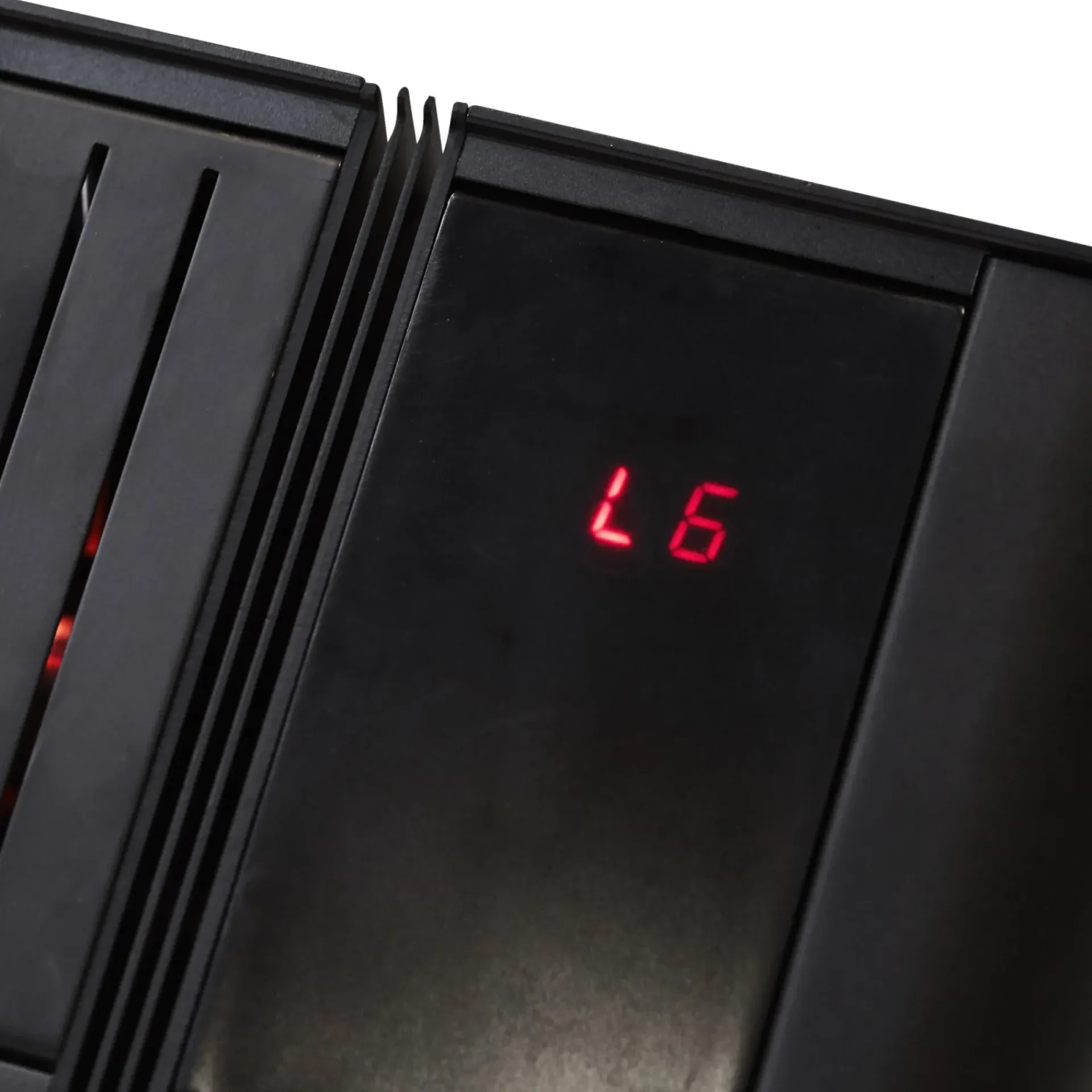 Heat1 Terrassevarmere > 212-330 TERRASSEVARMER SORT 2000 W
