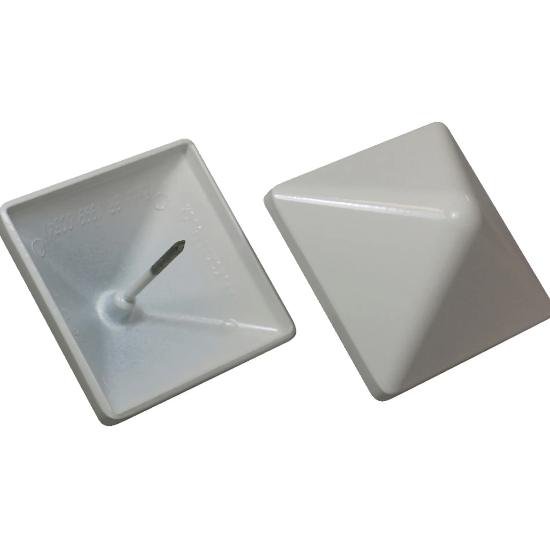 Kokille Stolper & Pæle > PYRA 94 STOLPEHAT ALUMINIUM HVID 94 X 94 MM