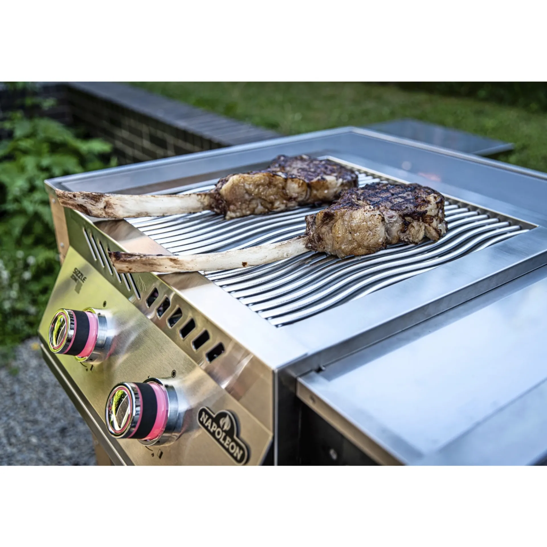 Napoleon Gasgrill > BUILT-IN 700 18" DOBBELT SIZZLEZONE INDBYGNINGSGRILL RUSTFRIT STÅL