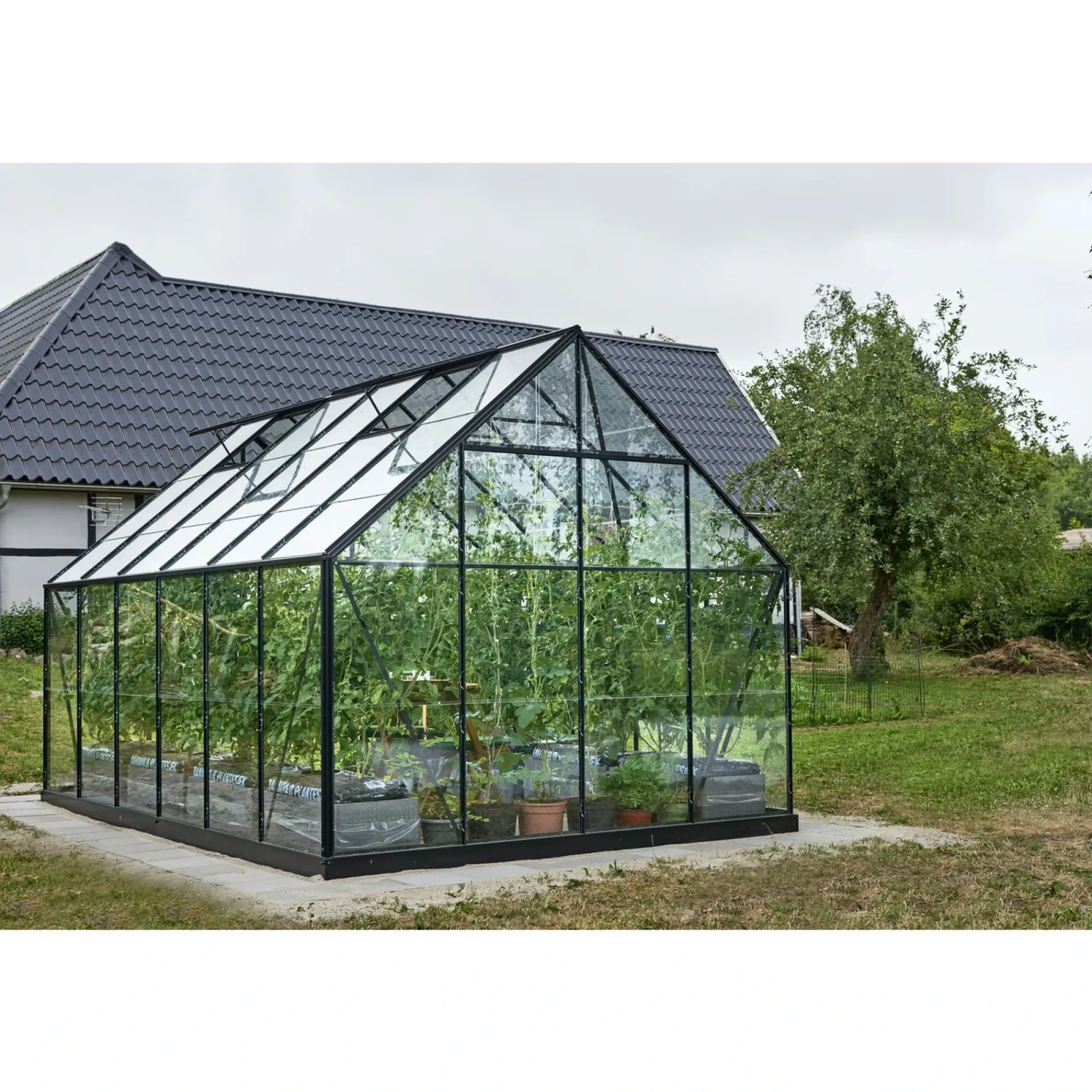 Outrium Drivhuse > DRIVHUS INKL. SOKKEL 3 MM DELT GLAS SORT 9,9 M2