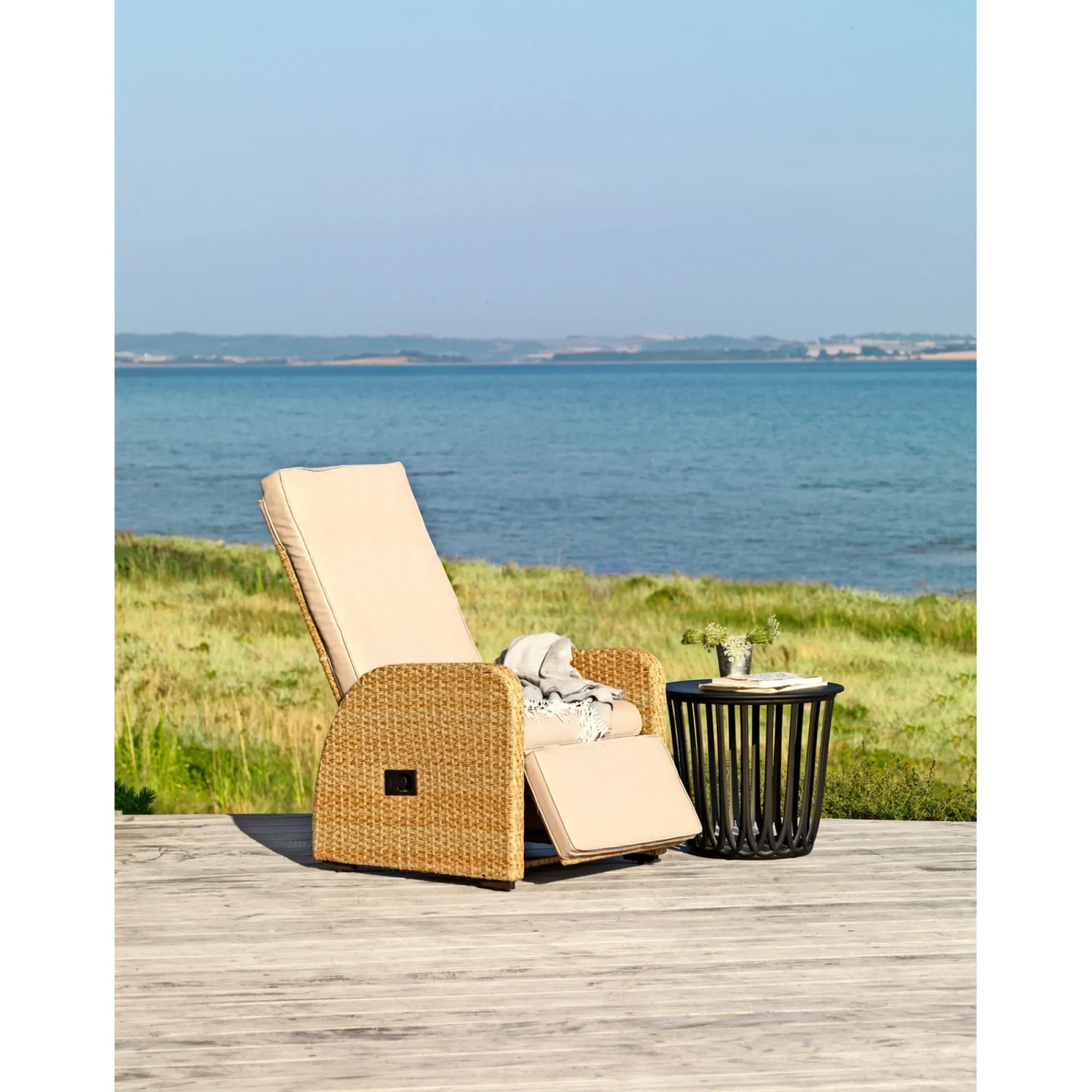 Outrium Lounge Havemøbler > SAINT TROPEZ VANDAFV. HYNDE LOUNGESTOL NATUR