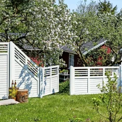 Plus Træhegn > DECORA HEGN FUNGICIDBEHANDLET & GRUNDMALET 2 GANGE HVID 180 X 180 CM