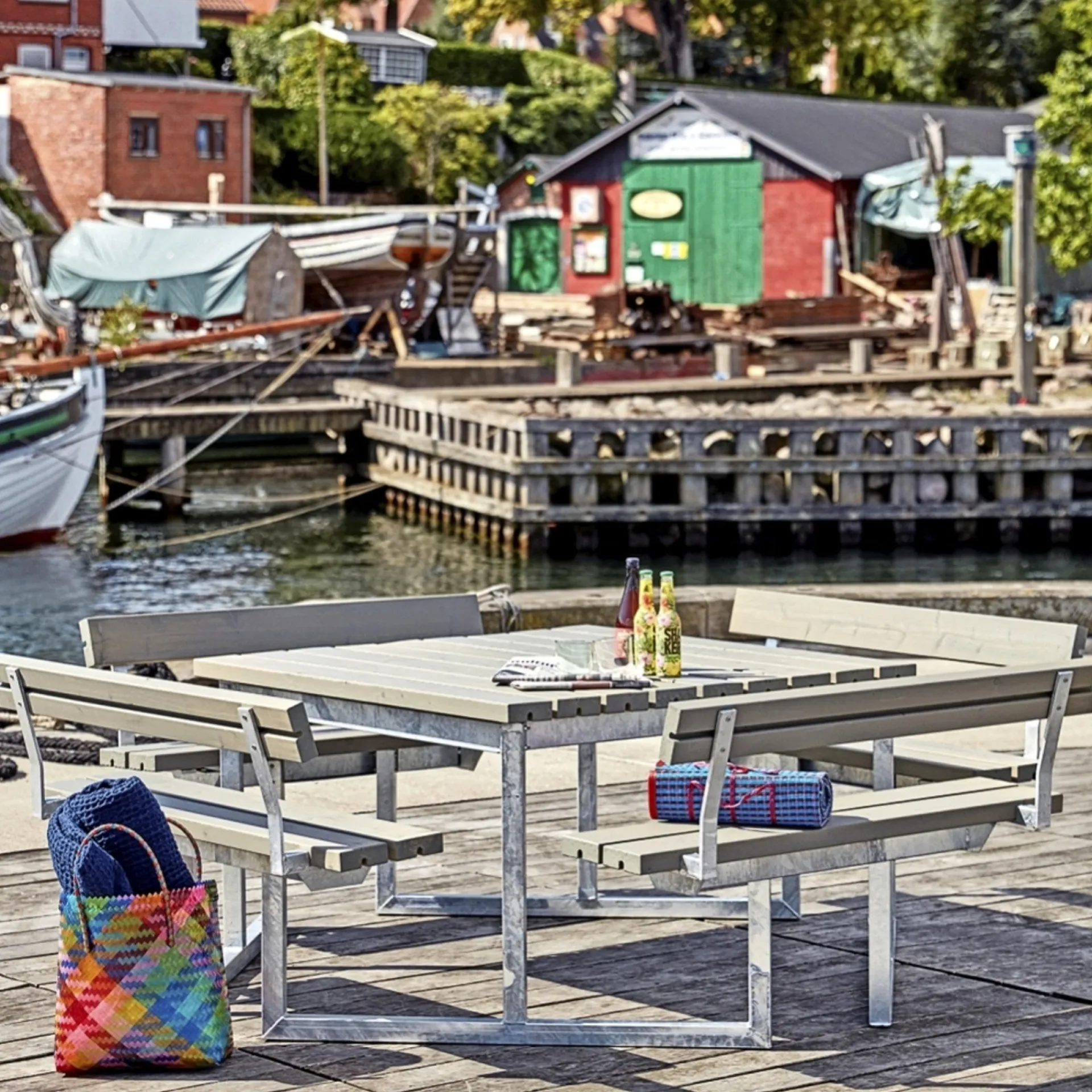Plus Bord- & Bænkesæt > TWIST BORDBÆNKESÆT GRÅBRUN