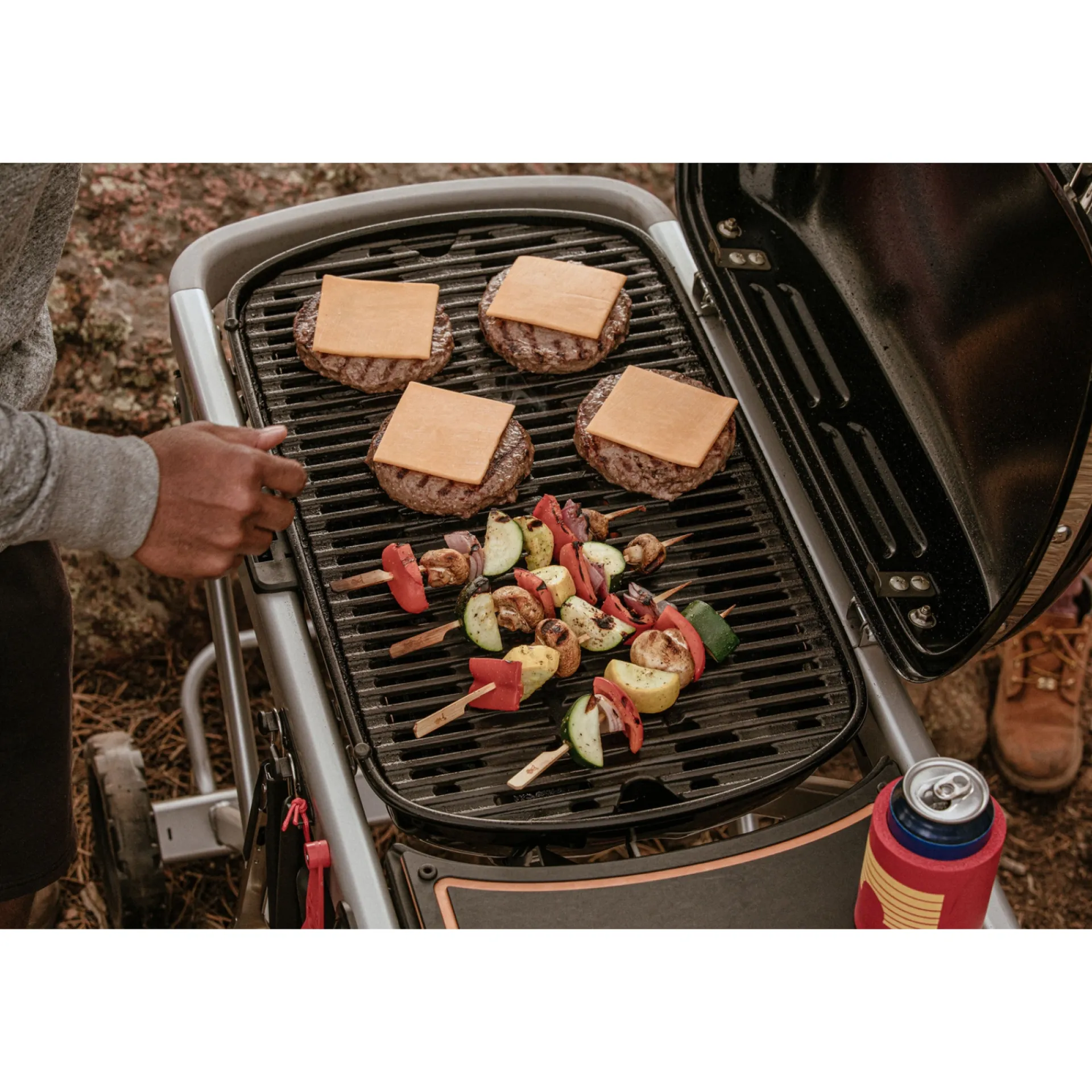 Weber Gasgrill > TRAVELER GASGRILL SORT